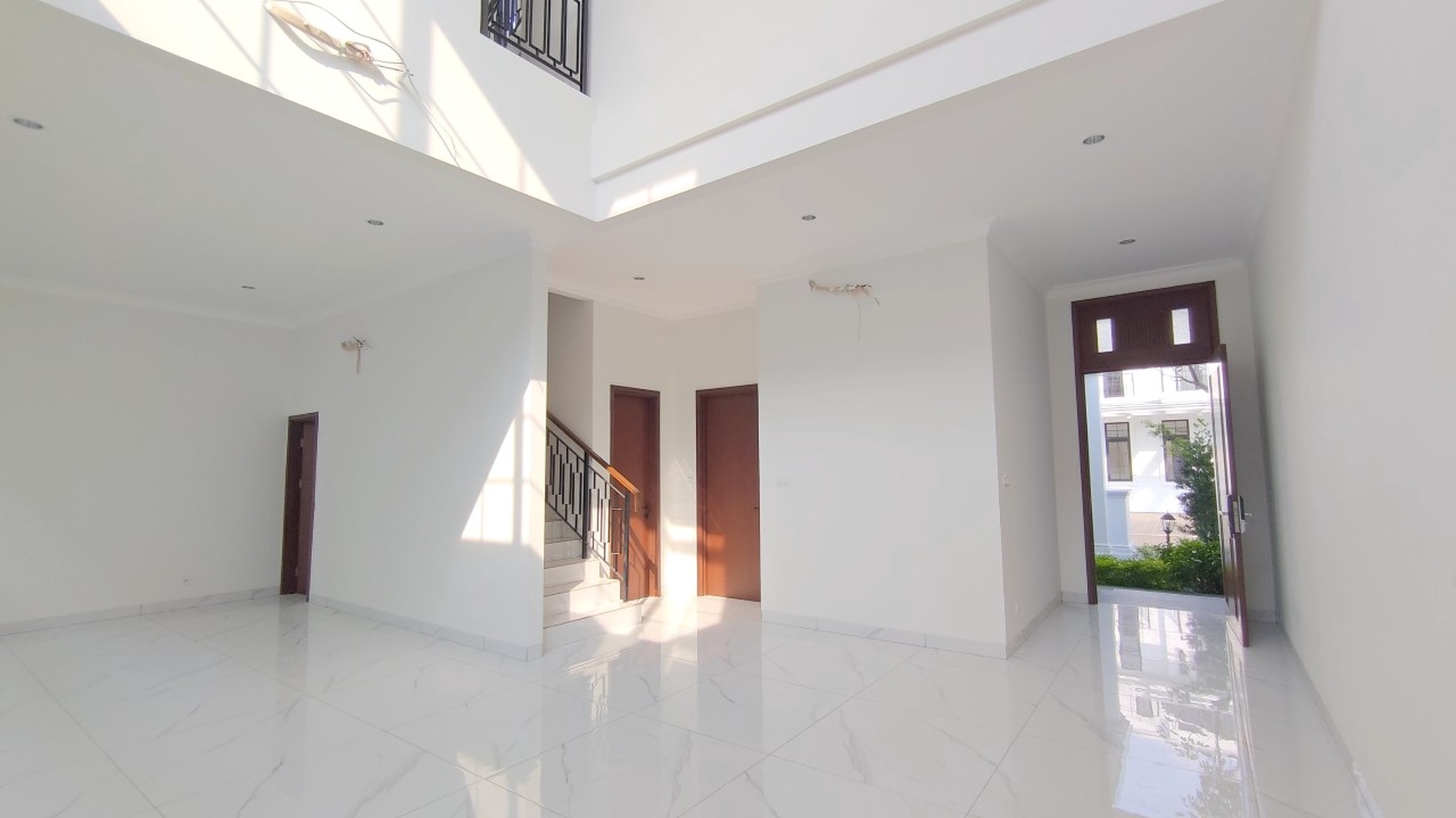 Rumah Baru di Cluster View Golf Summarecon Bogor Rumah 2 lantai dengan tambahan attic dan rooftop balcony, ada club house & kolam renang