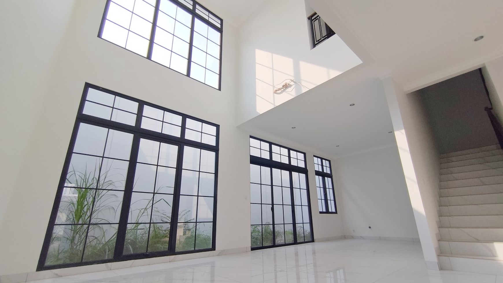 Rumah Baru di Cluster View Golf Summarecon Bogor Rumah 2 lantai dengan tambahan attic dan rooftop balcony, ada club house & kolam renang