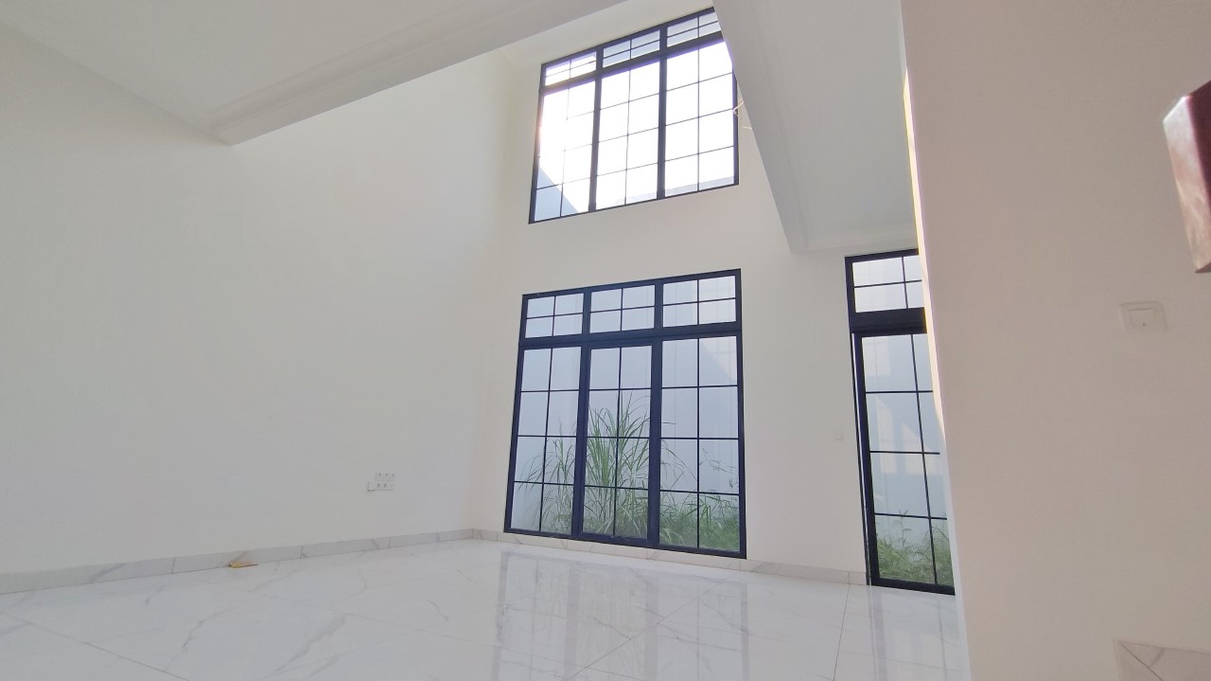 Rumah Baru di Cluster View Golf Summarecon Bogor Rumah 2 lantai dengan tambahan attic dan rooftop balcony, ada club house & kolam renang