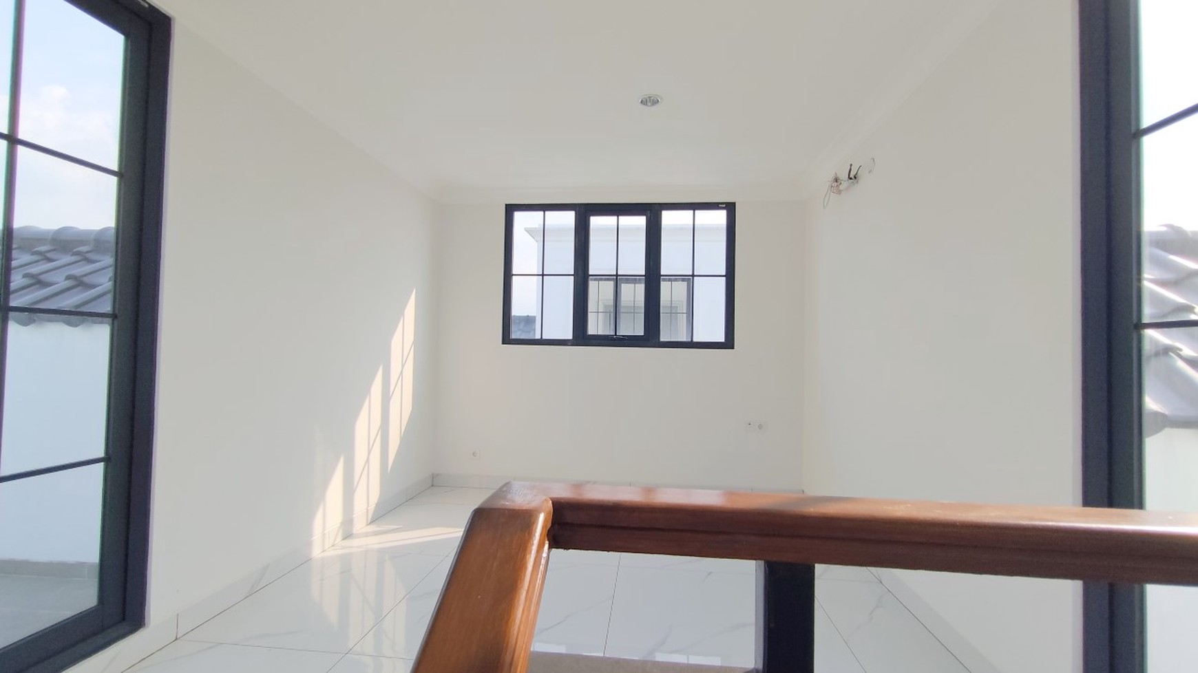 Rumah Baru di Cluster View Golf Summarecon Bogor Rumah 2 lantai dengan tambahan attic dan rooftop balcony, ada club house & kolam renang