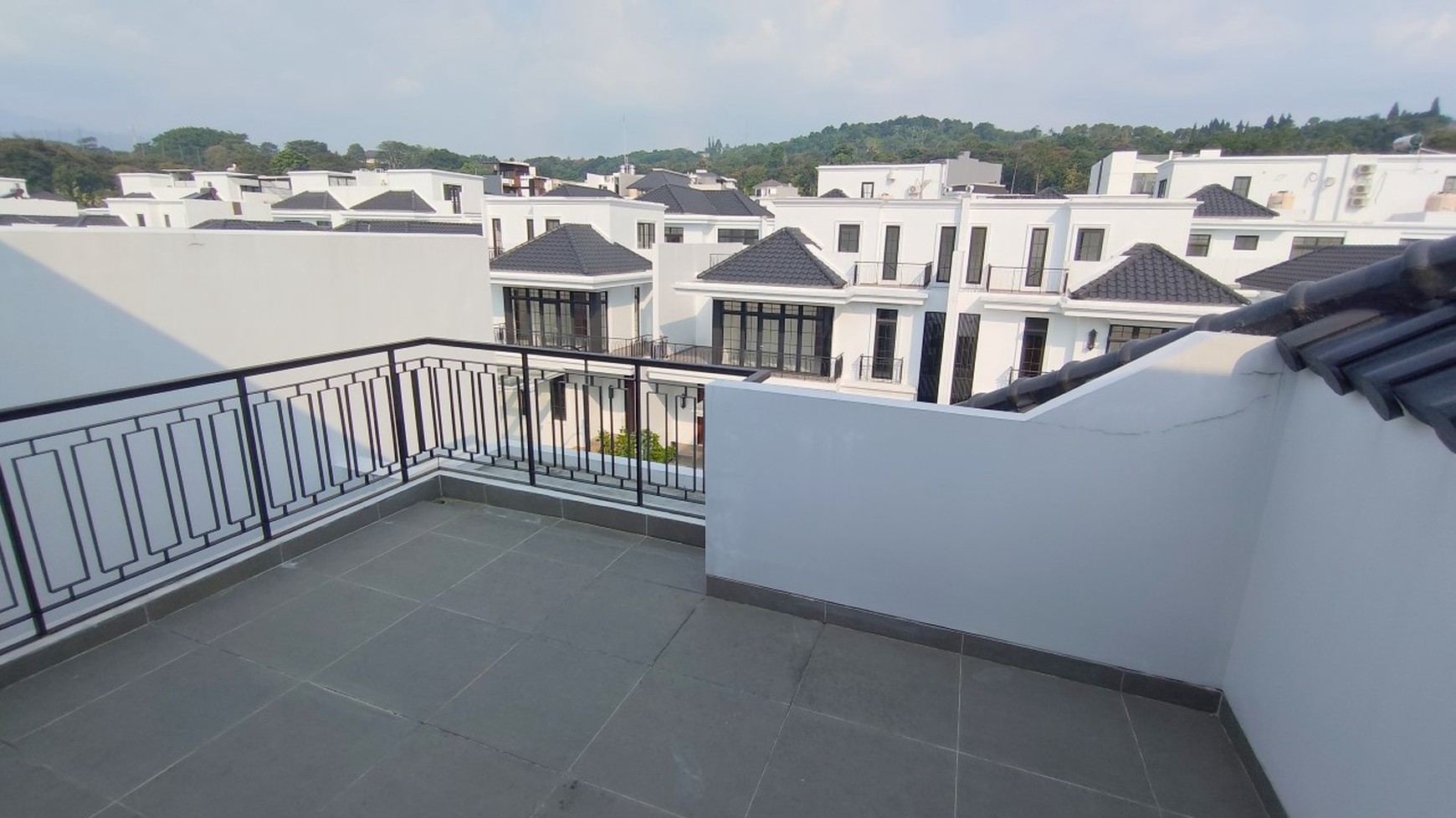 Rumah Baru di Cluster View Golf Summarecon Bogor Rumah 2 lantai dengan tambahan attic dan rooftop balcony, ada club house & kolam renang