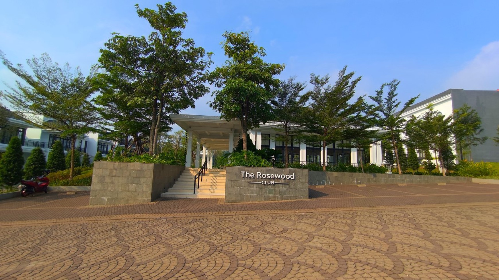 Rumah Baru di Cluster View Golf Summarecon Bogor Rumah 2 lantai dengan tambahan attic dan rooftop balcony, ada club house & kolam renang