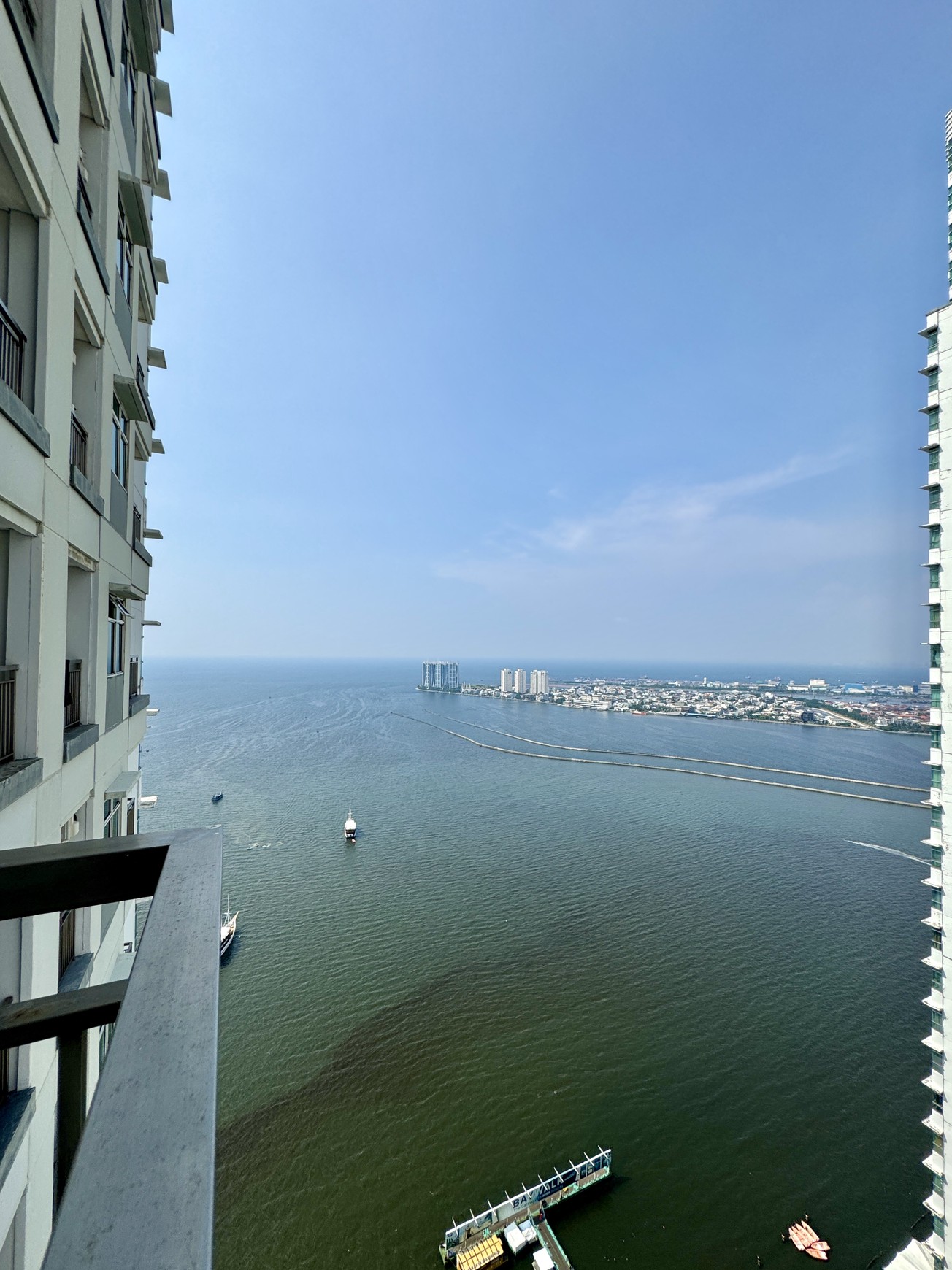 Disewa Apartemen Green Bay Seaview Condominium, Pluit