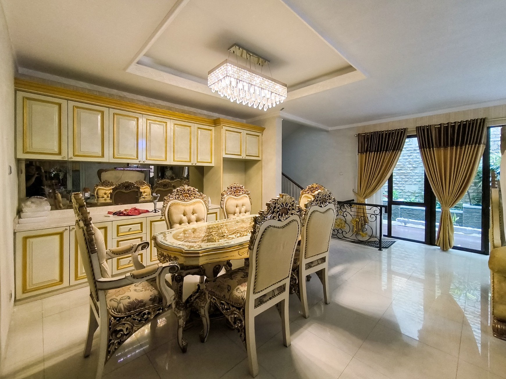 Rumah Luas tanah 255,bagus,keamanan 24 jam di Bintaro Jaya 7