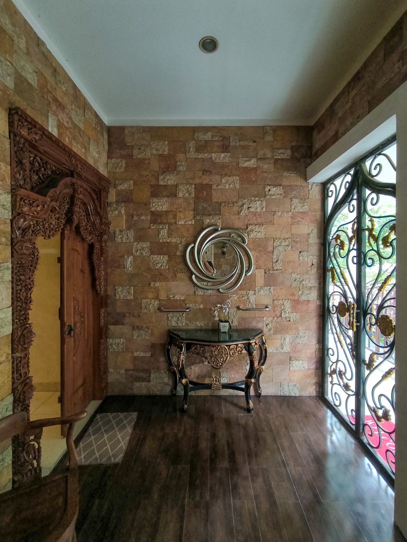 Rumah Luas tanah 255,bagus,keamanan 24 jam di Bintaro Jaya 7