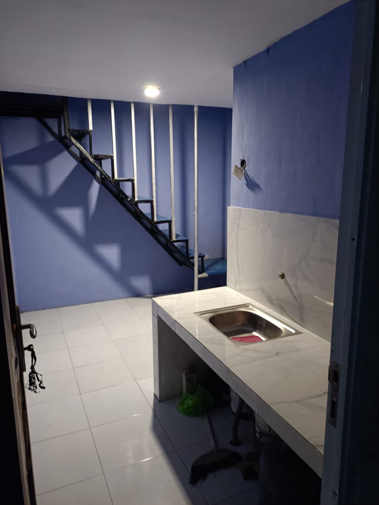 Dijual Cepat Rumah Kost Aktif Lokasi Di Jl Simo Tambaan Surabaya