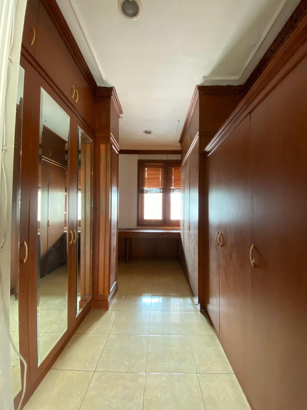 Rumah Mewah di Villa Cinere Mas 2,5 Lantai Ada Swimming Pool