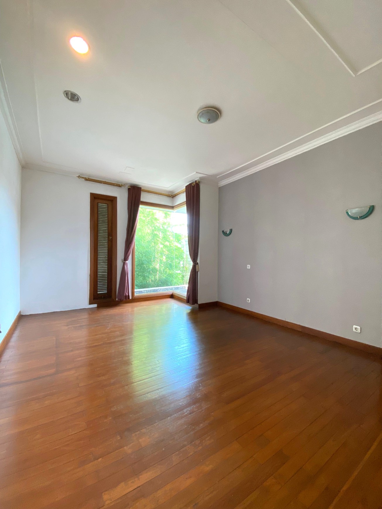 Rumah Mewah di Villa Cinere Mas 2,5 Lantai Ada Swimming Pool