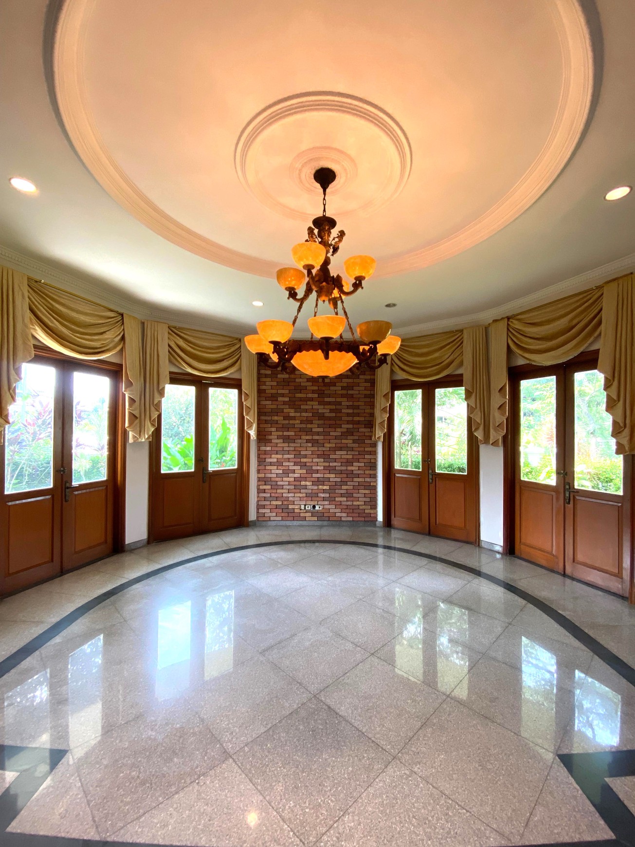 Rumah Mewah di Villa Cinere Mas 2,5 Lantai Ada Swimming Pool