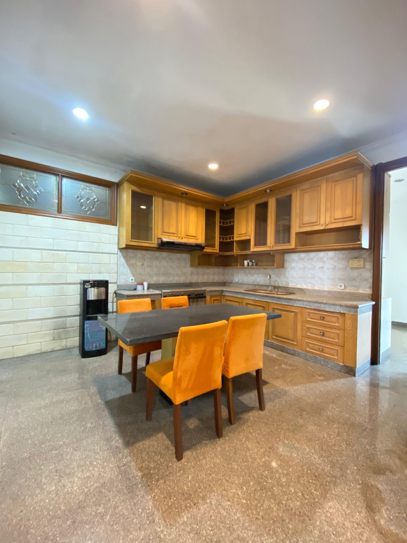 Rumah Mewah di Villa Cinere Mas 2,5 Lantai Ada Swimming Pool