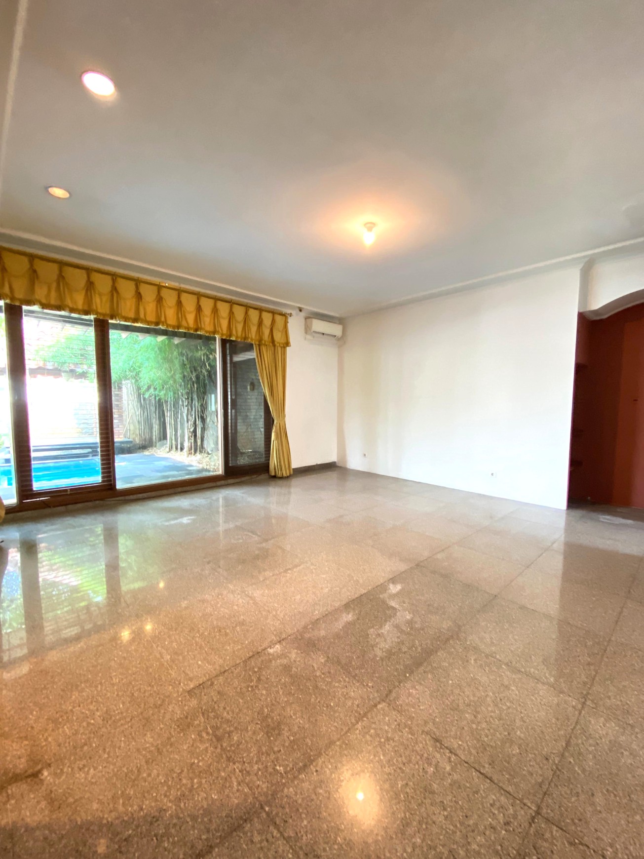 Rumah Mewah di Villa Cinere Mas 2,5 Lantai Ada Swimming Pool