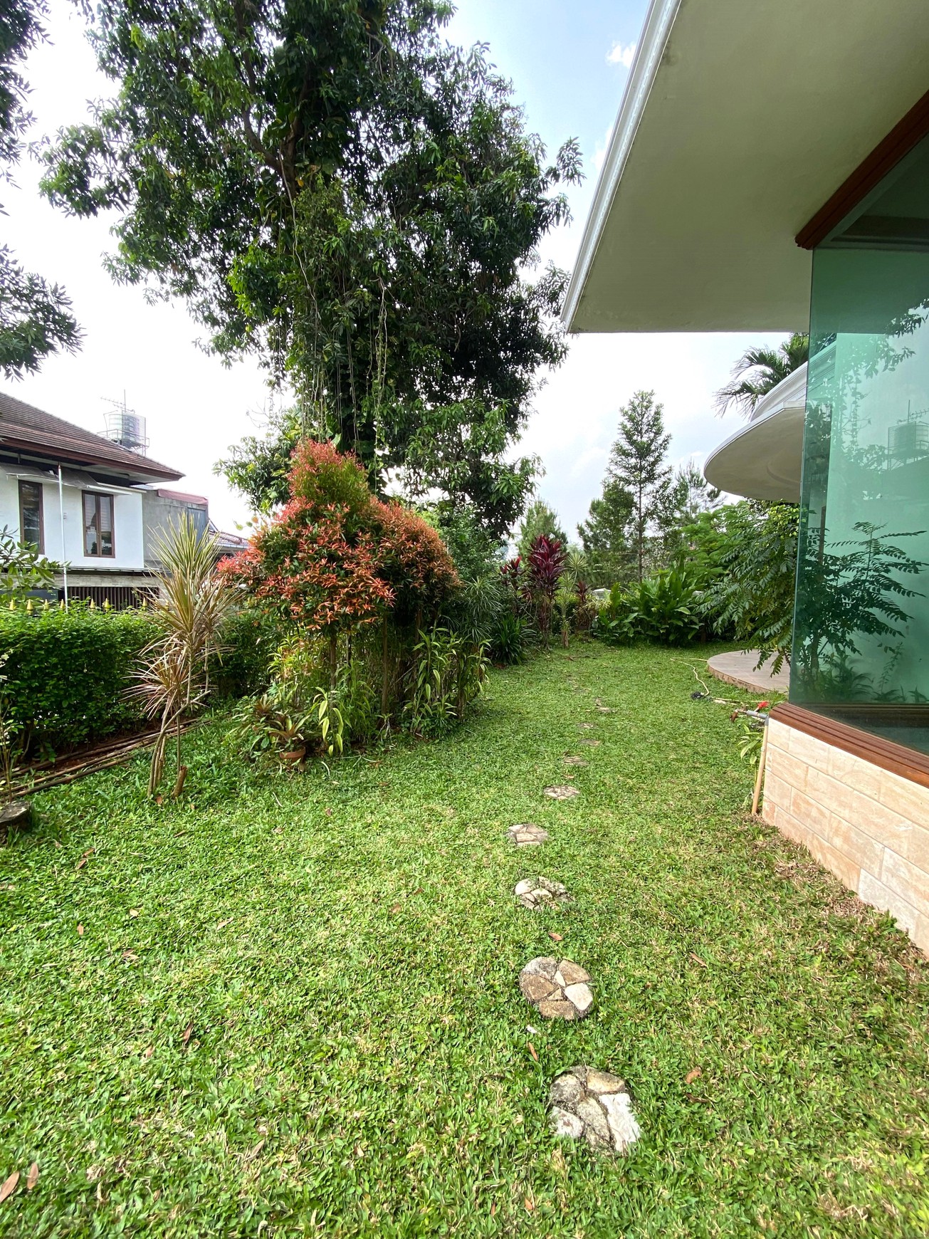 Rumah Mewah di Villa Cinere Mas 2,5 Lantai Ada Swimming Pool