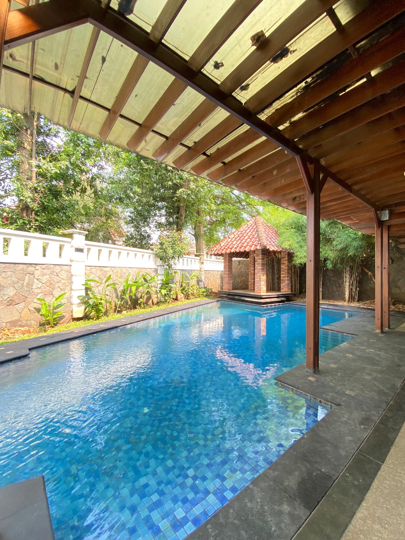 Rumah Mewah di Villa Cinere Mas 2,5 Lantai Ada Swimming Pool