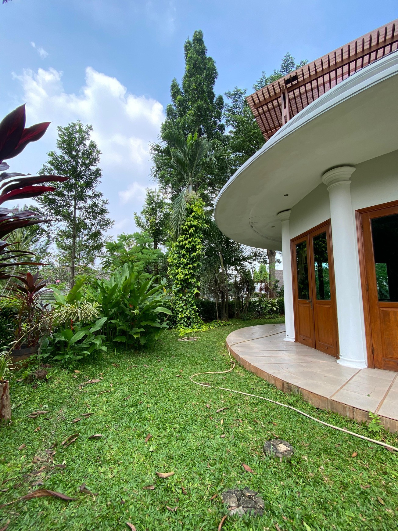 Rumah Mewah di Villa Cinere Mas 2,5 Lantai Ada Swimming Pool