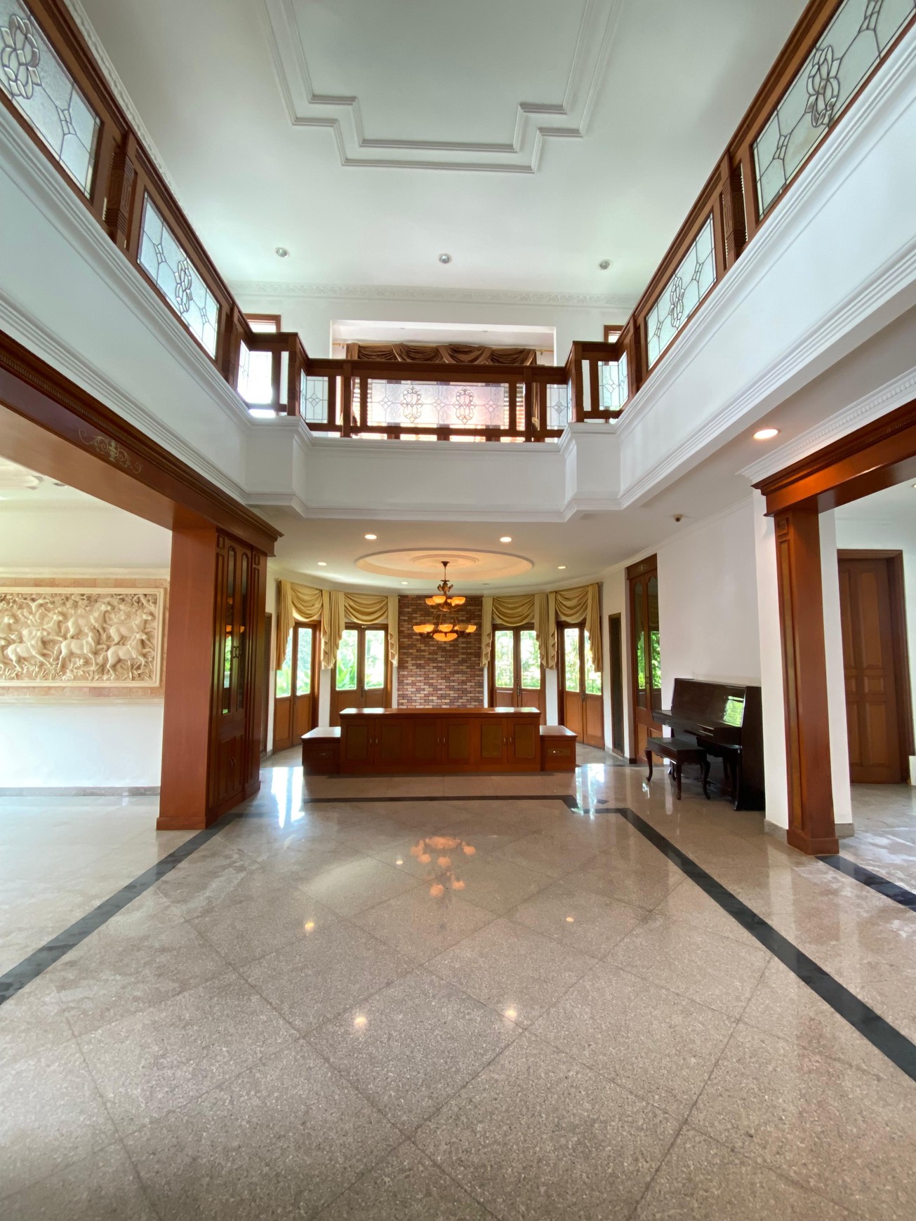 Rumah Mewah di Villa Cinere Mas 2,5 Lantai Ada Swimming Pool