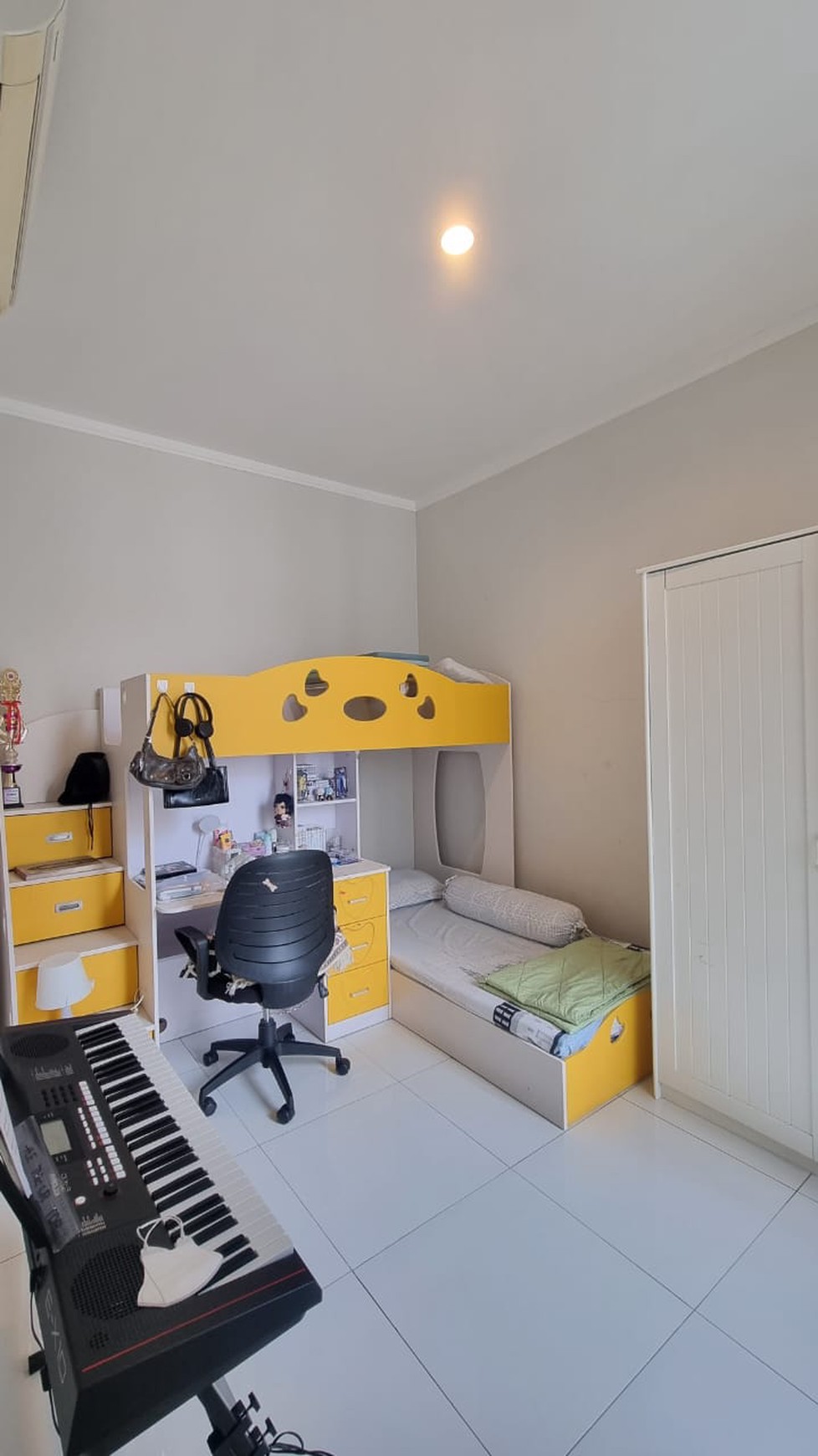 Rumah 2 Lantai SHM Siap Huni Lokasi Strategis @Bintaro Sektor 9
