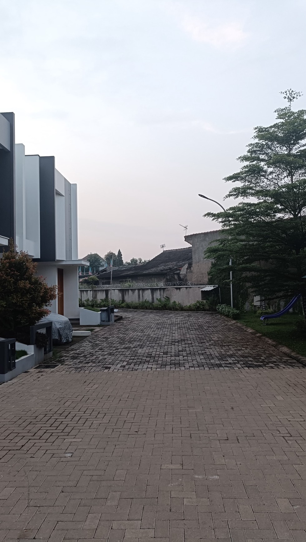 Rumah Minimalis, Cantik, Full Furnished dalam Cluster di Ciater