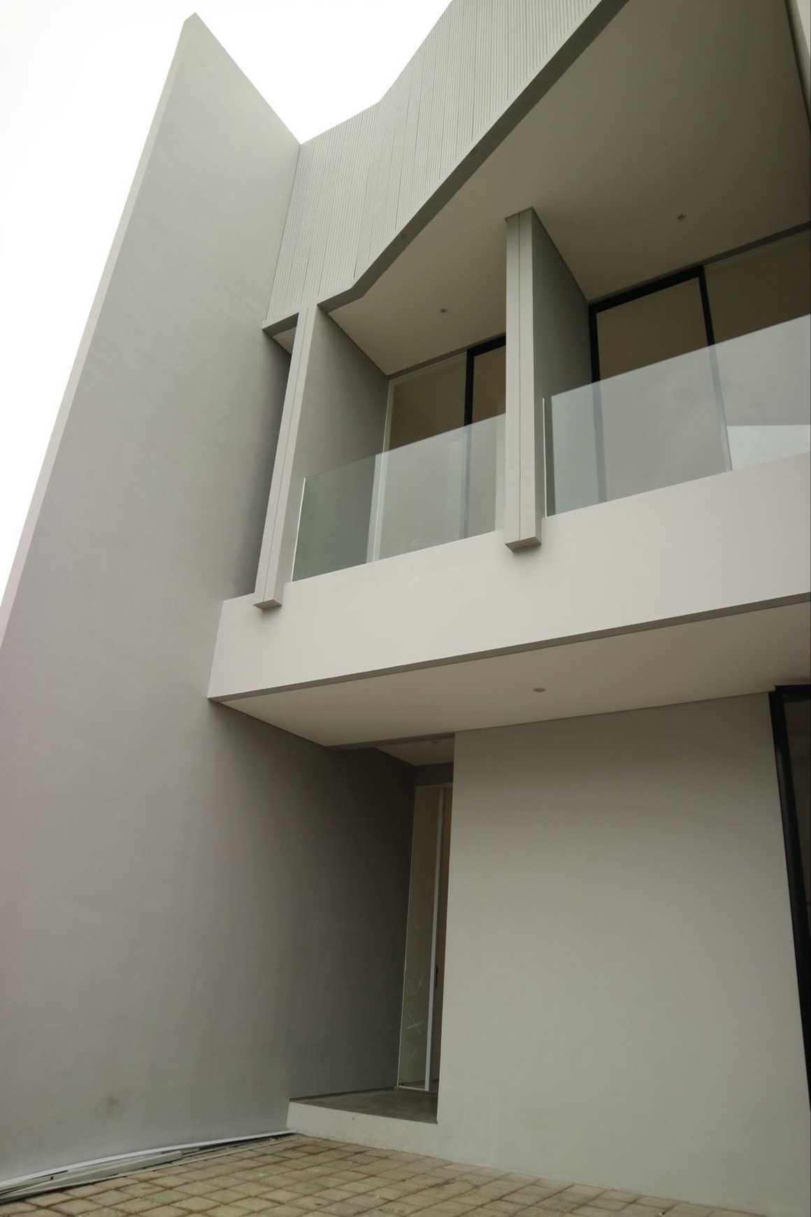 Rumah 2M an di Dian Istana Surabaya, Spec Premium