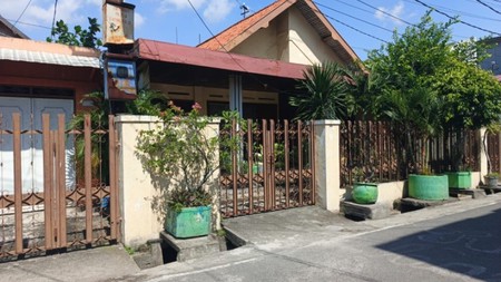 Dijual Cepat Rumah Luas Lokasi Di Kedung Anyar Surabaya