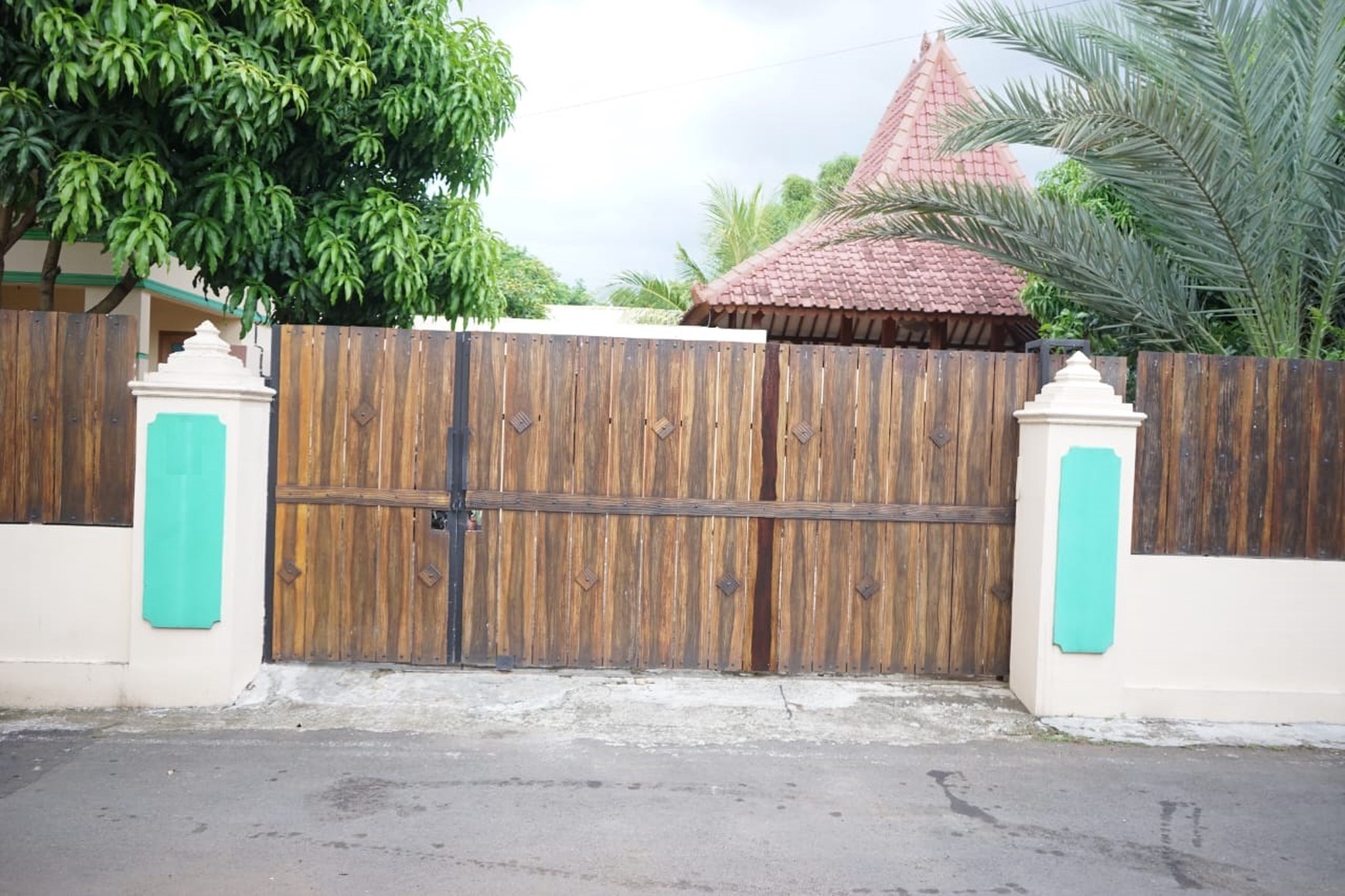 Rumah bagus, Full furnished, nyaman dengan kolam renang pribadi di dalam di Purwokerto