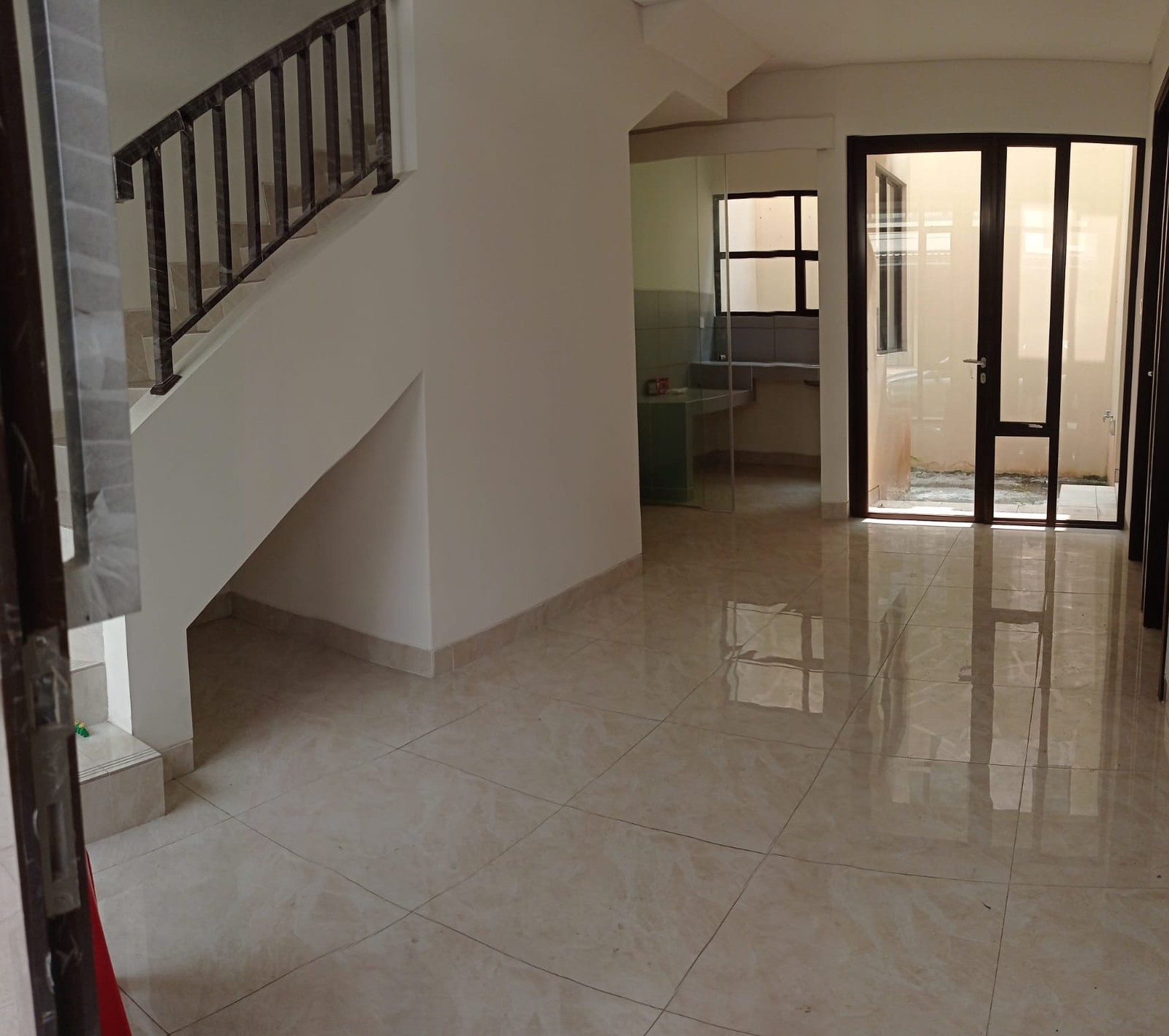 LAVON SWAN CITY - CIKUPA - TANGERANG