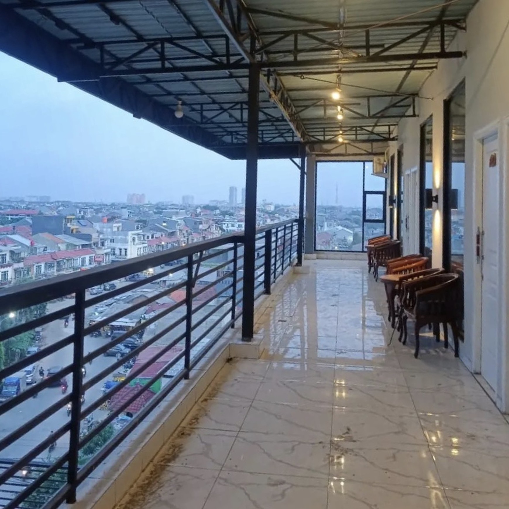 GEDUNG KOS DI PERMATA TAMAN PALEM