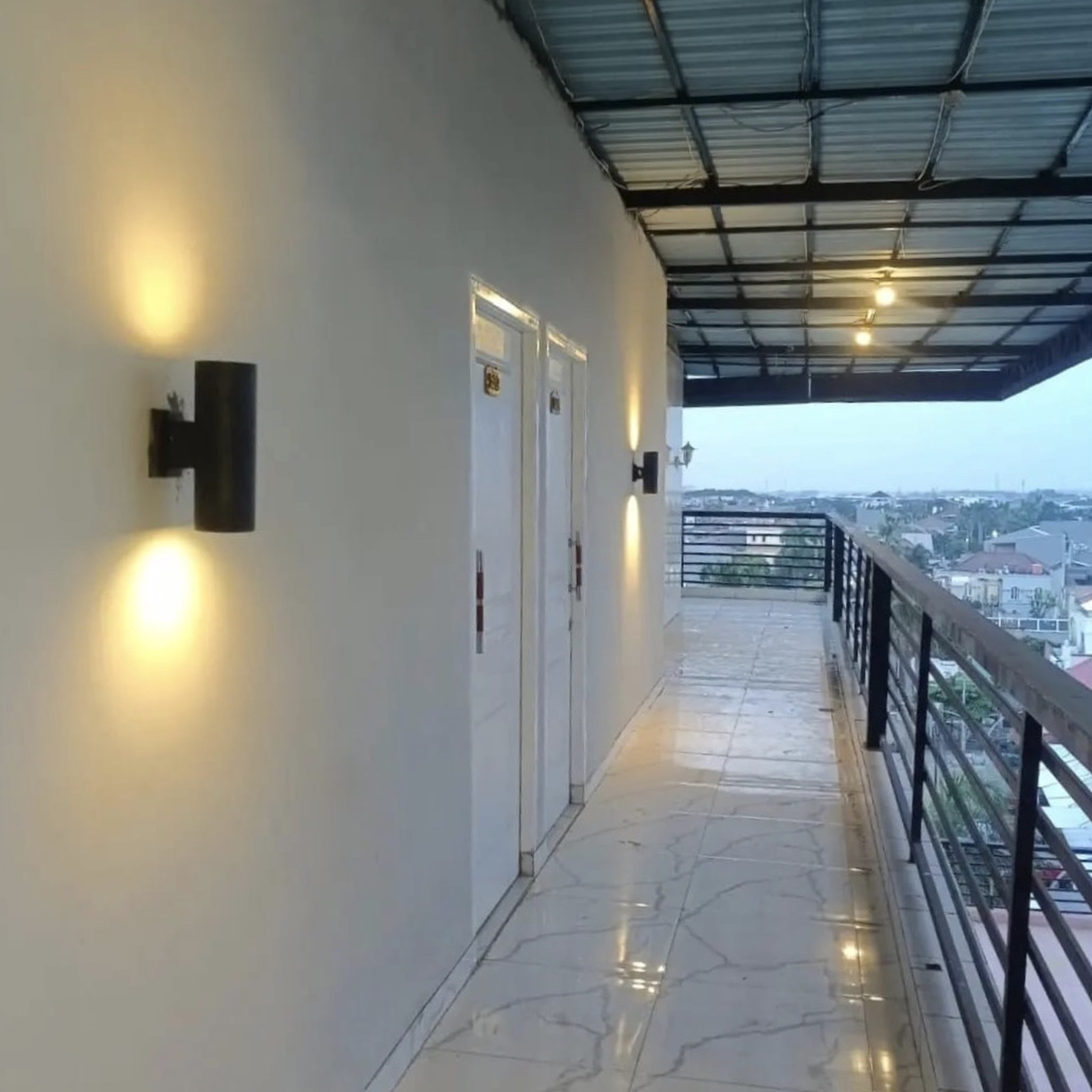 GEDUNG KOS DI PERMATA TAMAN PALEM