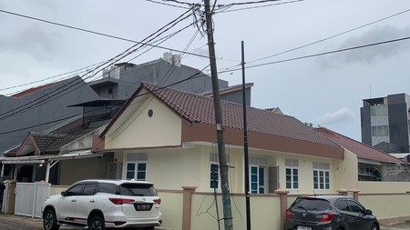 dijual rumah duta garden blok F