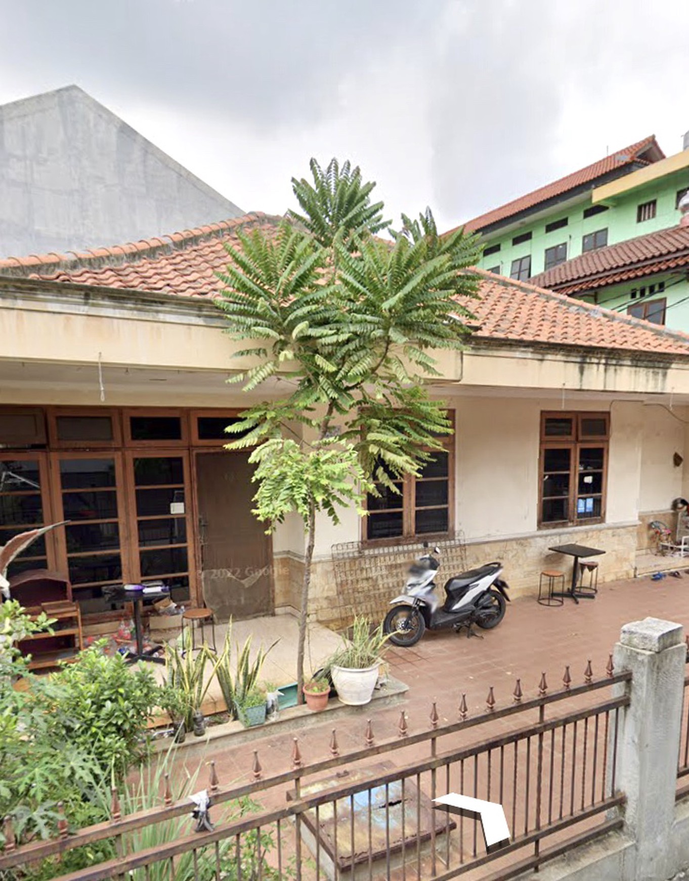 RUMAH DI KELAPA GADING