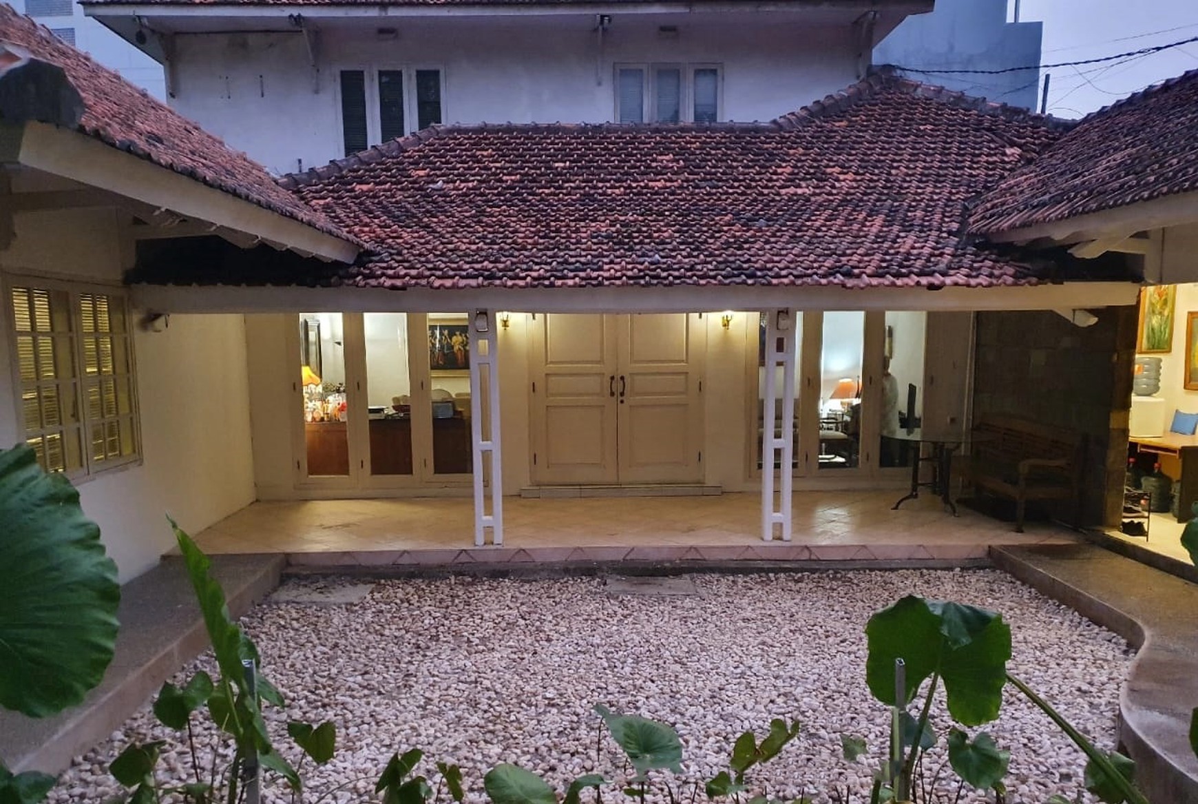 Rumah Lokasi Strategis Pinggir Jalan dan Cocok untuk Ruang Usaha @Jl Mampang Prapatan.