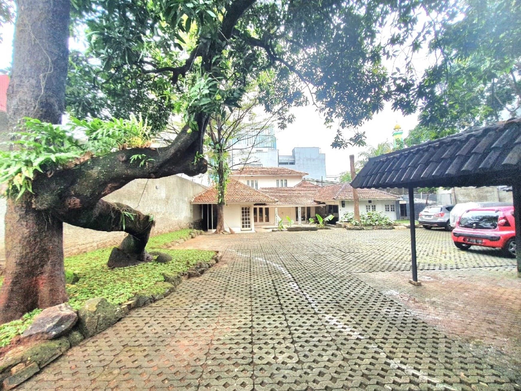 Rumah Lokasi Strategis Pinggir Jalan dan Cocok untuk Ruang Usaha @Jl Mampang Prapatan.