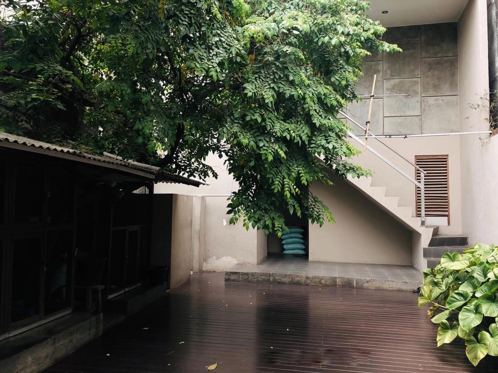 Rumah Lokasi Strategis Pinggir Jalan dan Cocok untuk Ruang Usaha @Jl Mampang Prapatan.