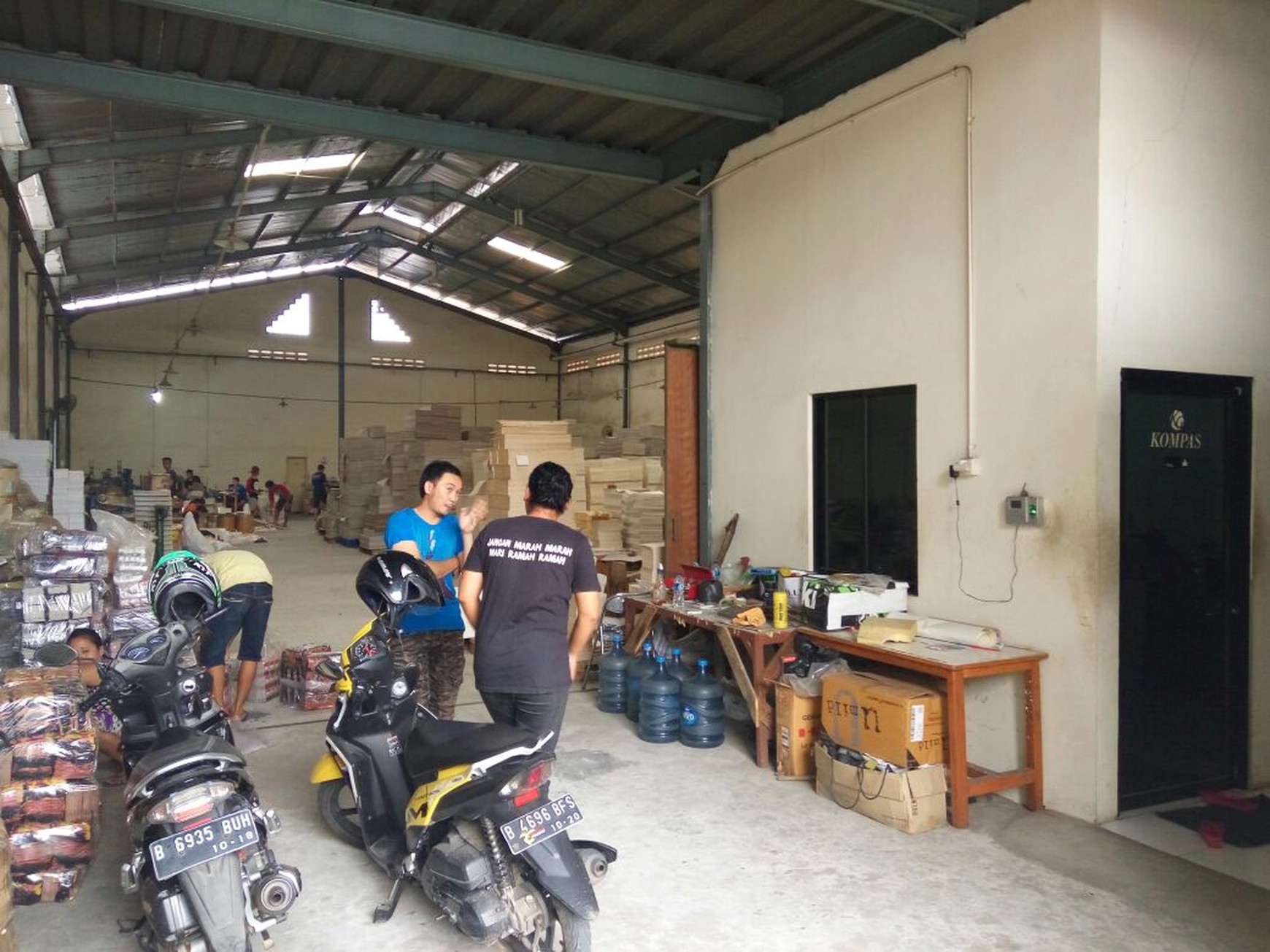 Gudang siap pakai di Kapuk Kamal Raya