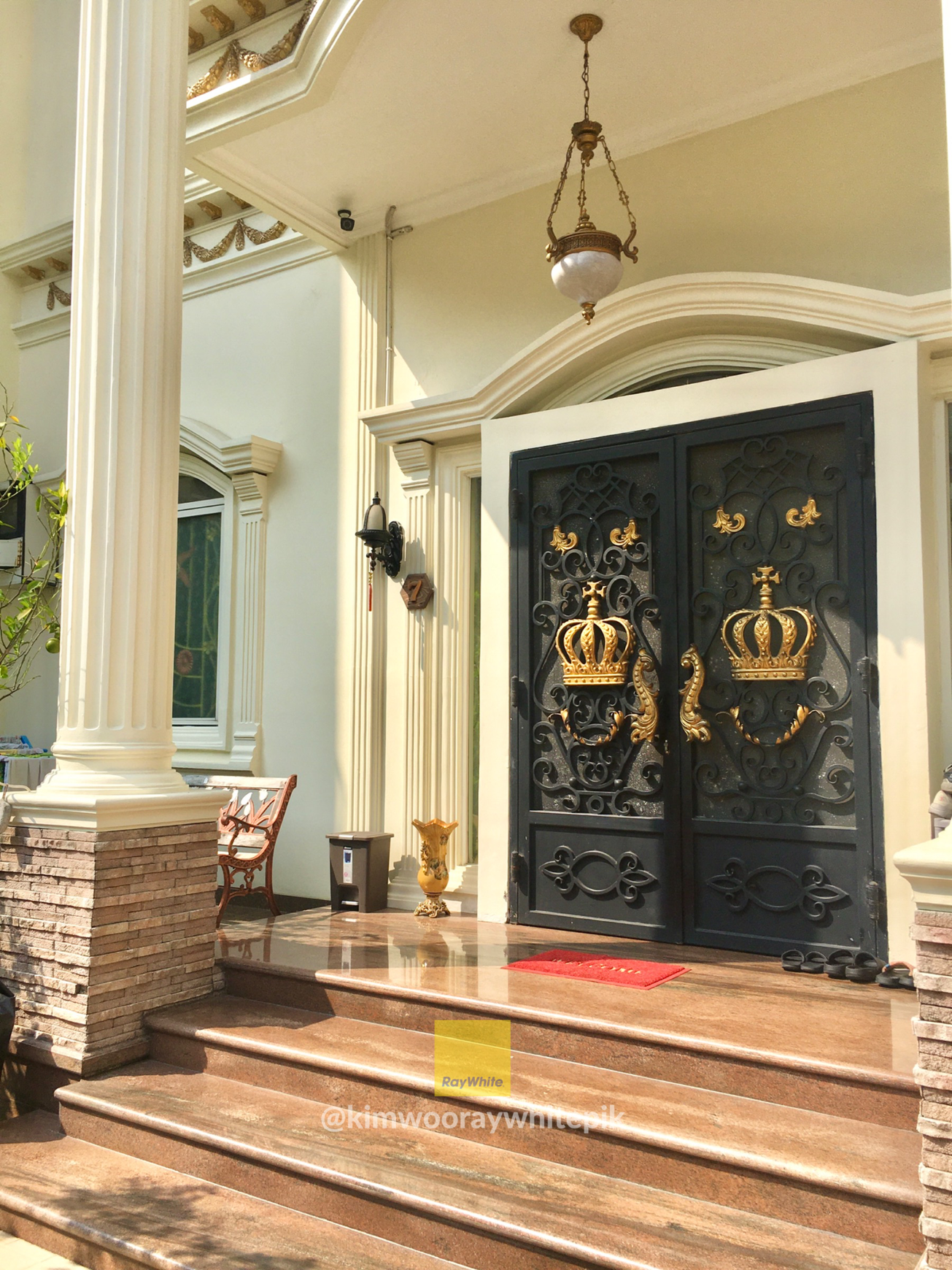 RUMAH DI PLUIT BARAT