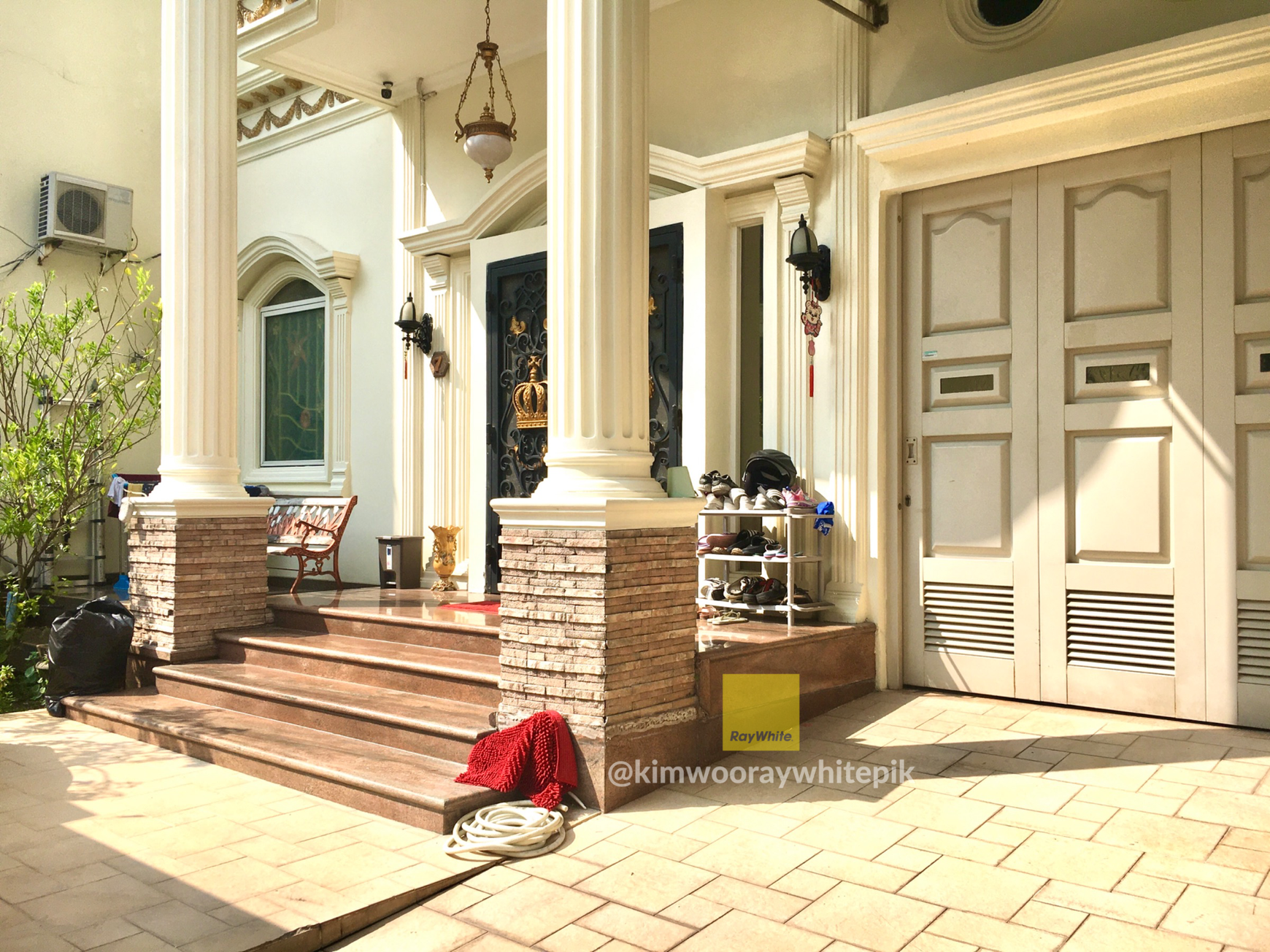 RUMAH DI PLUIT BARAT