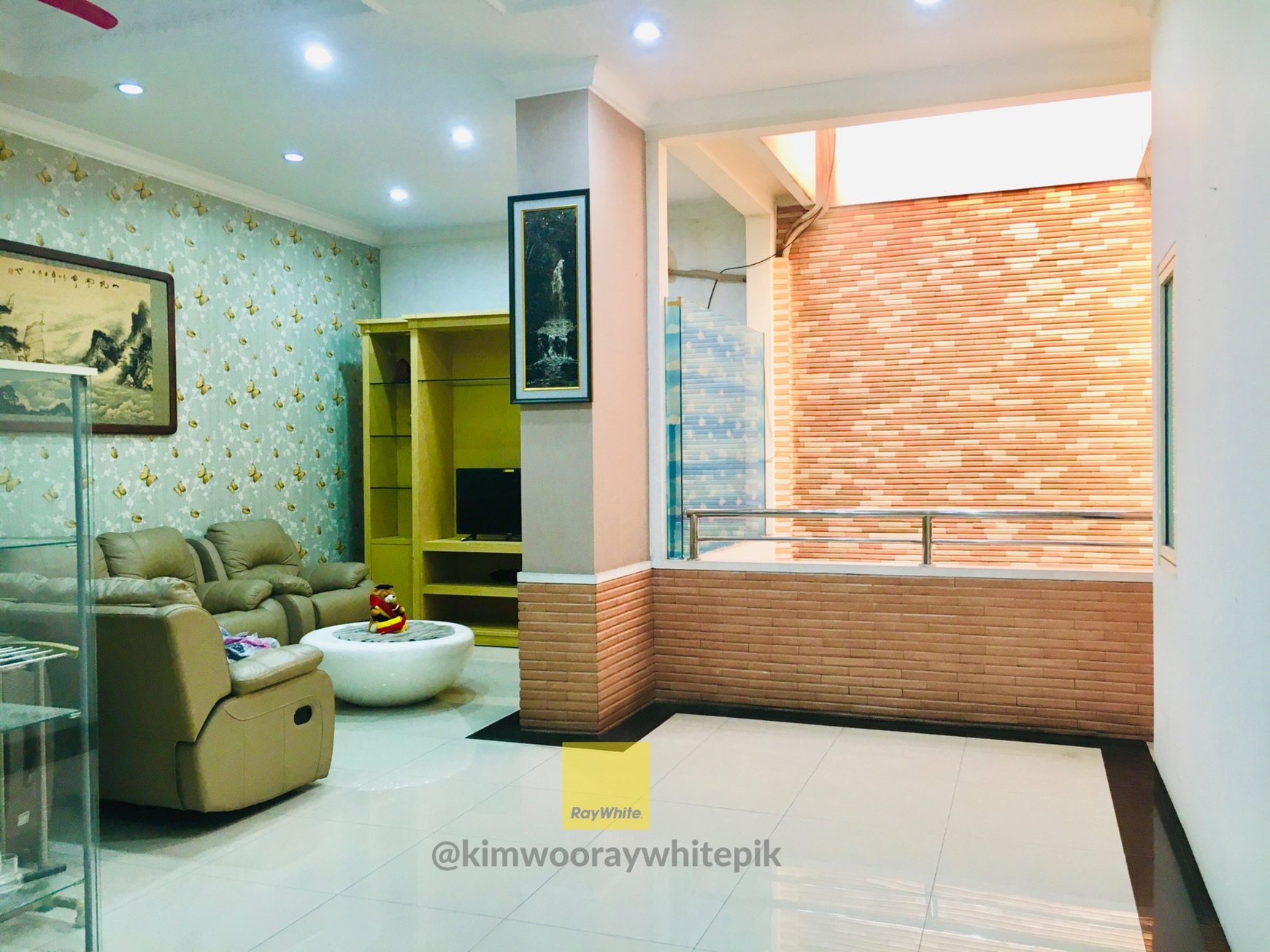 RUMAH DI PLUIT BARAT