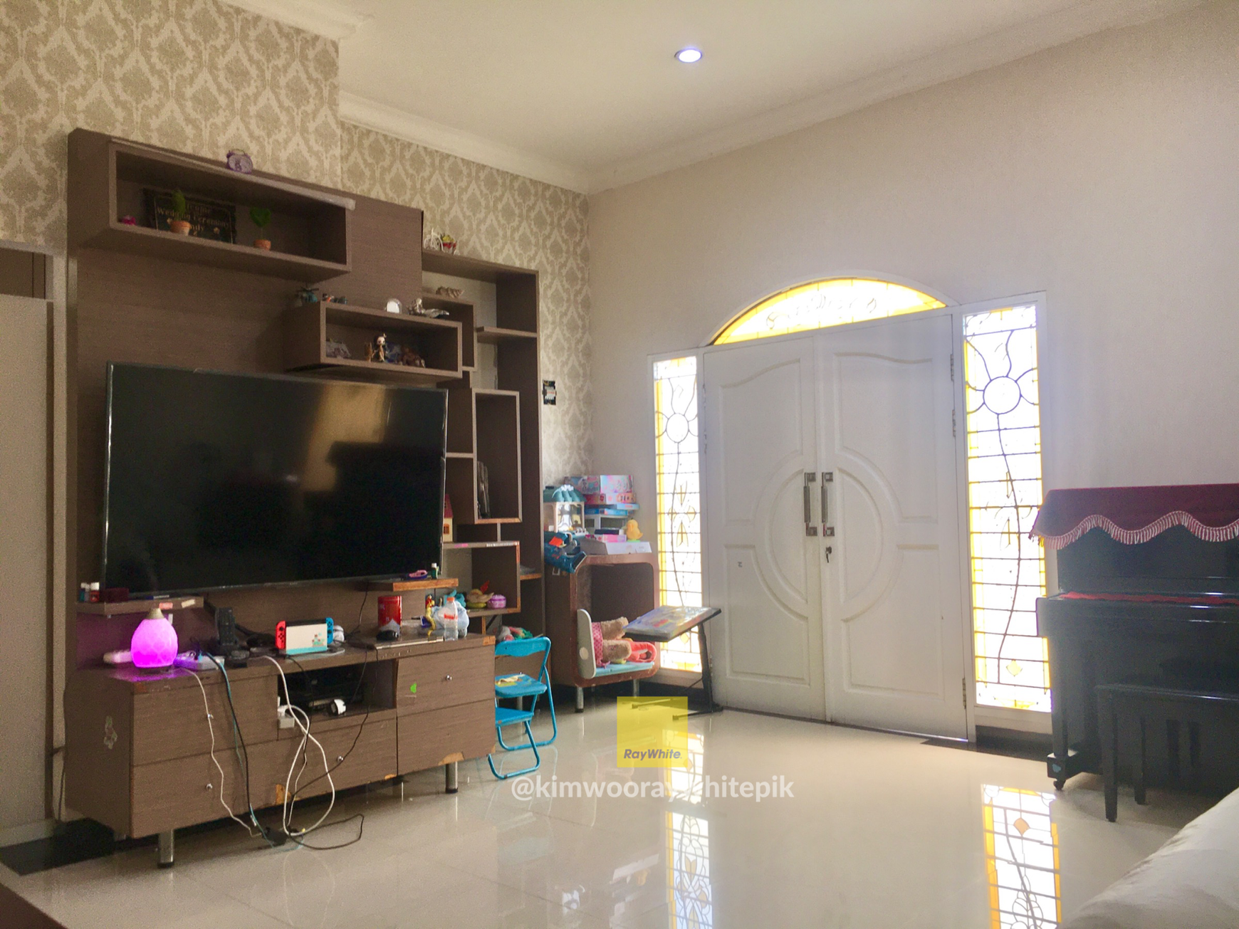 RUMAH DI PLUIT BARAT