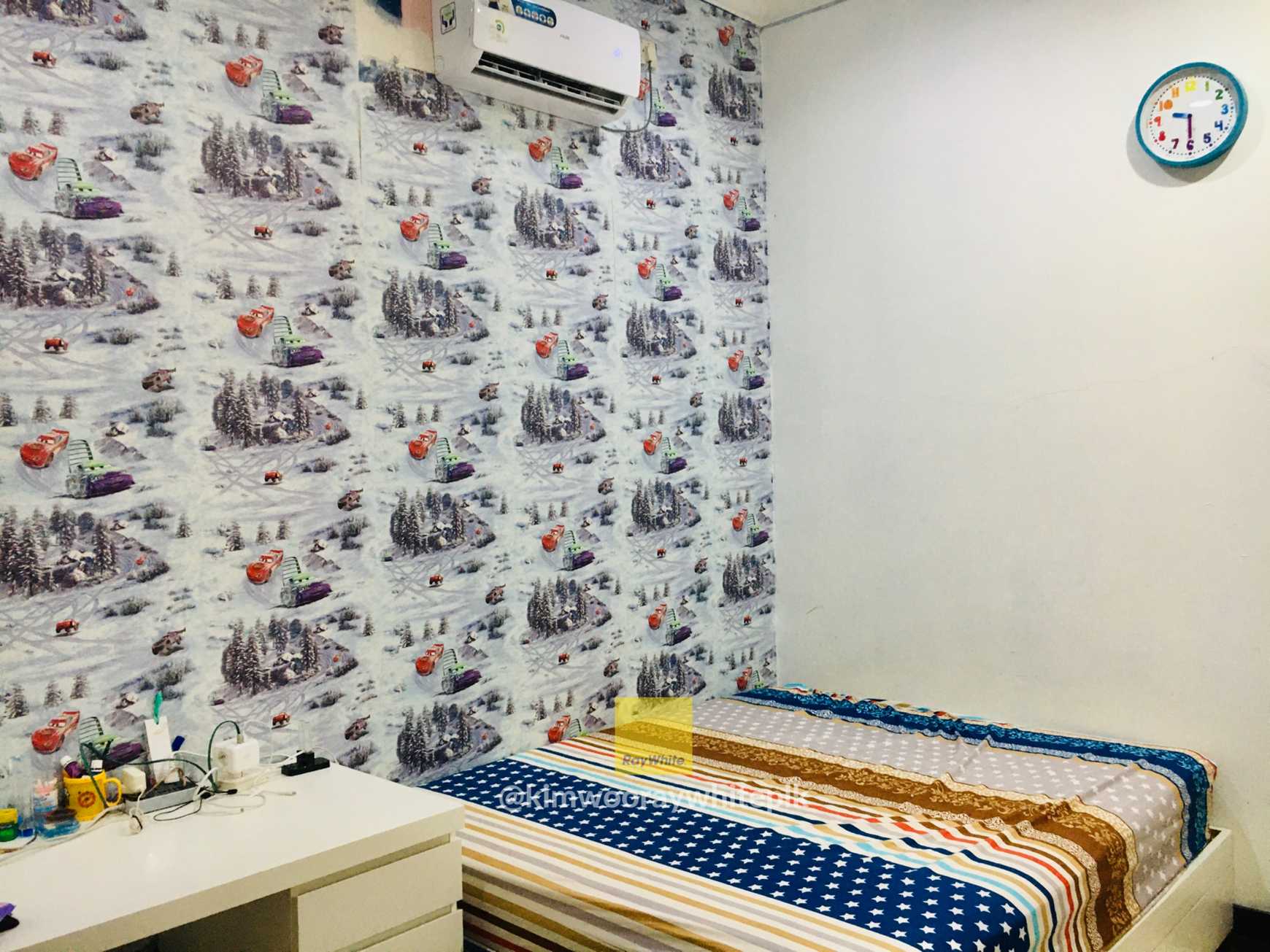 RUMAH DI PLUIT BARAT