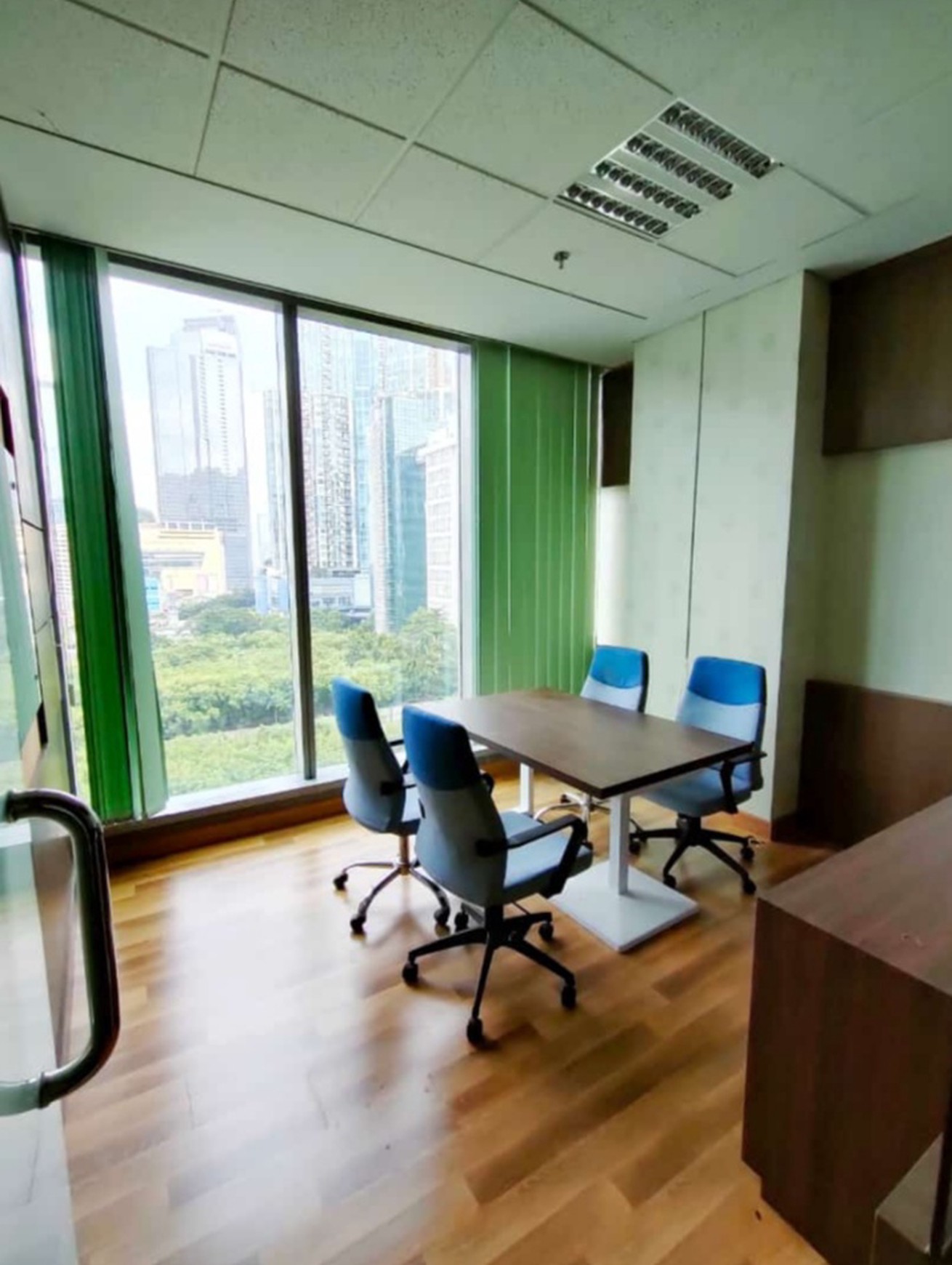 OFFICE SPACE DI MENARA PERTIWI, KAWASAN MEGA KUNINGAN