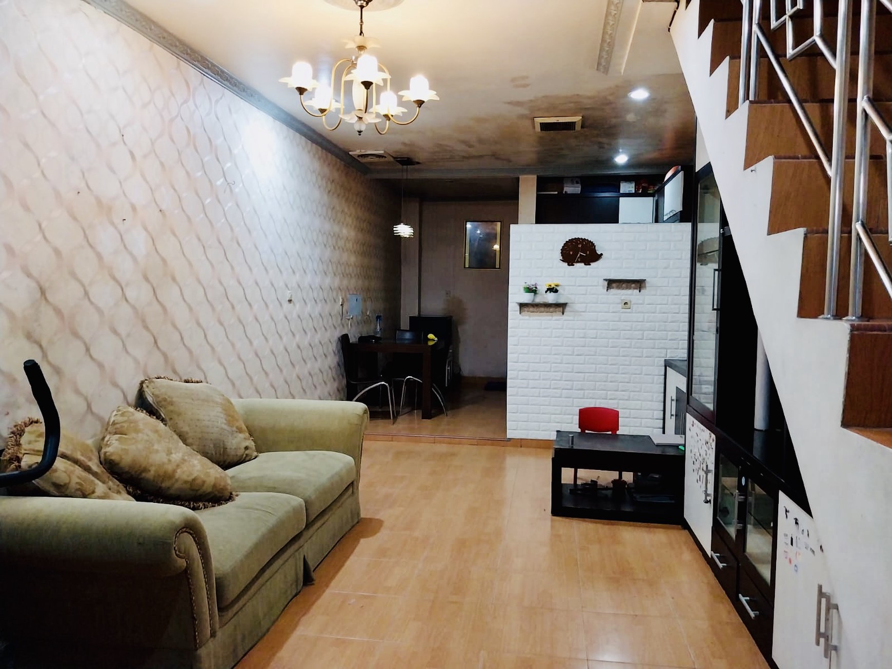 RUMAH DI PERMATA TAMAN PALEM