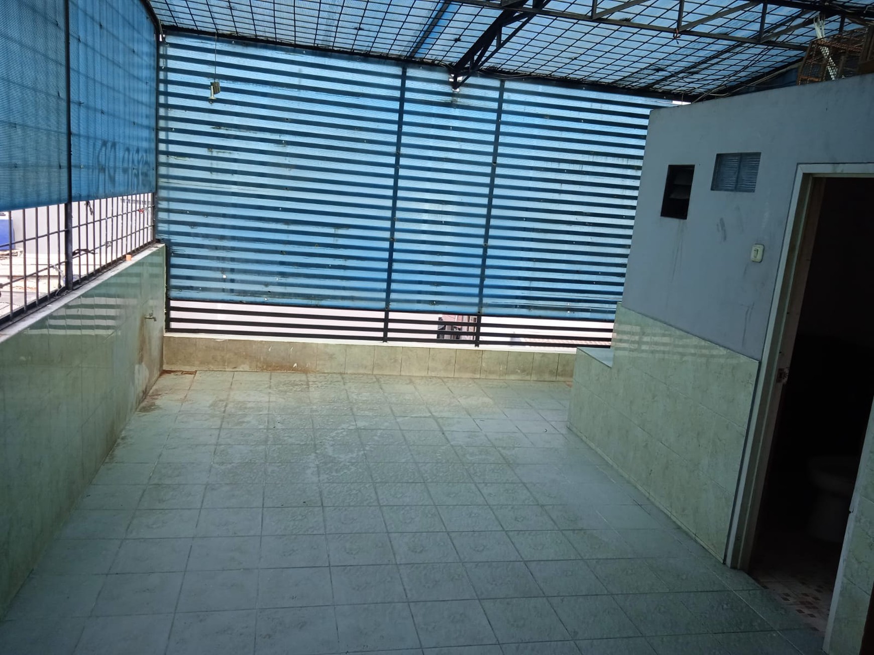 Disewa rumah di jelambar barat