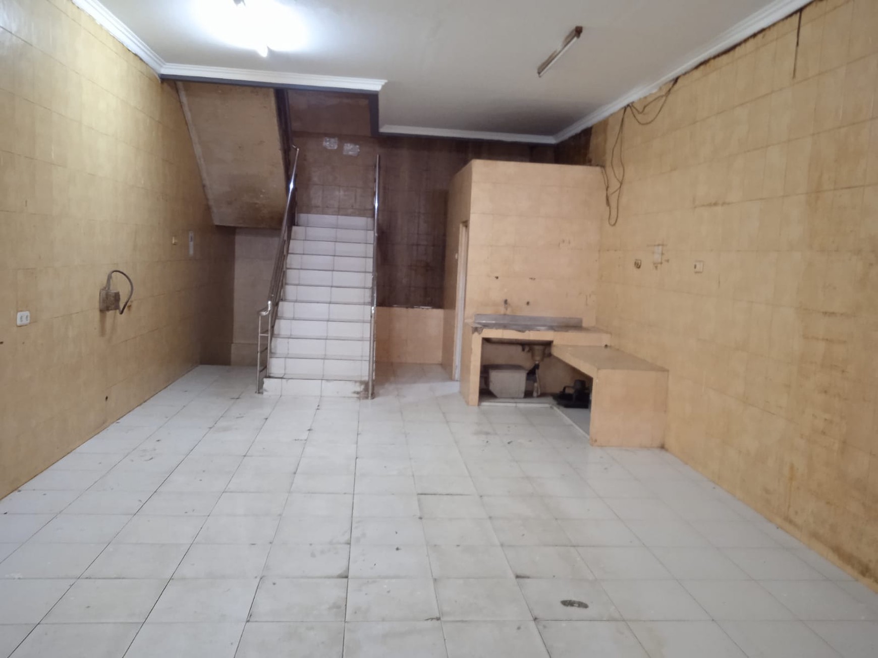 Disewa rumah di jelambar barat