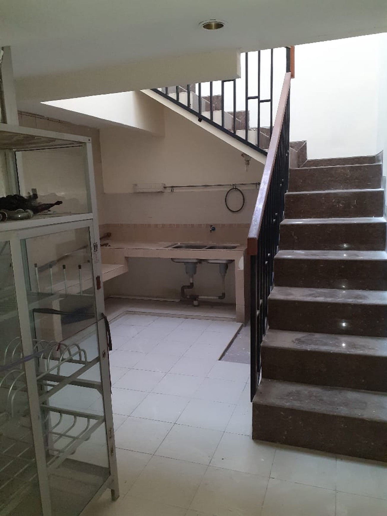 Disewa rumah di jelambar jaya
