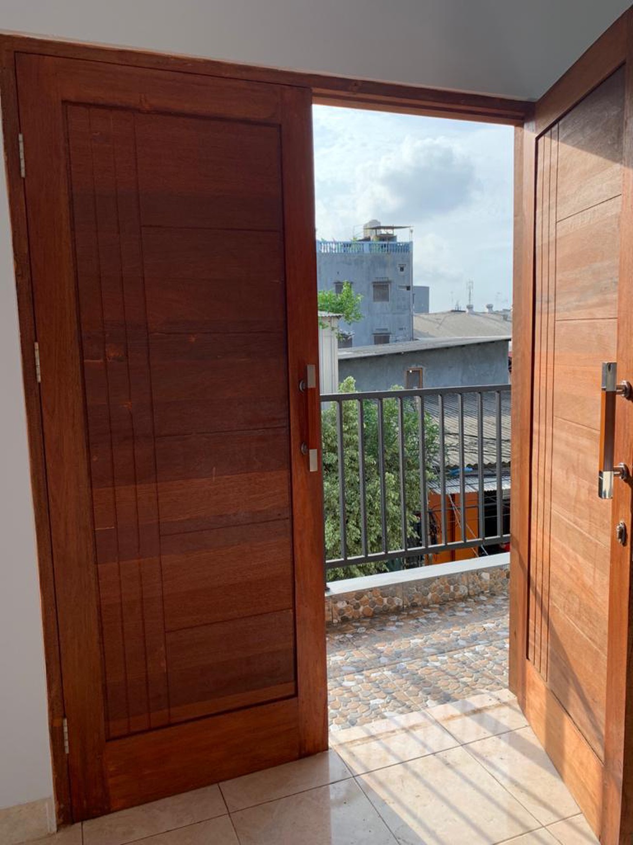 Disewakan rumah di jelambar barat