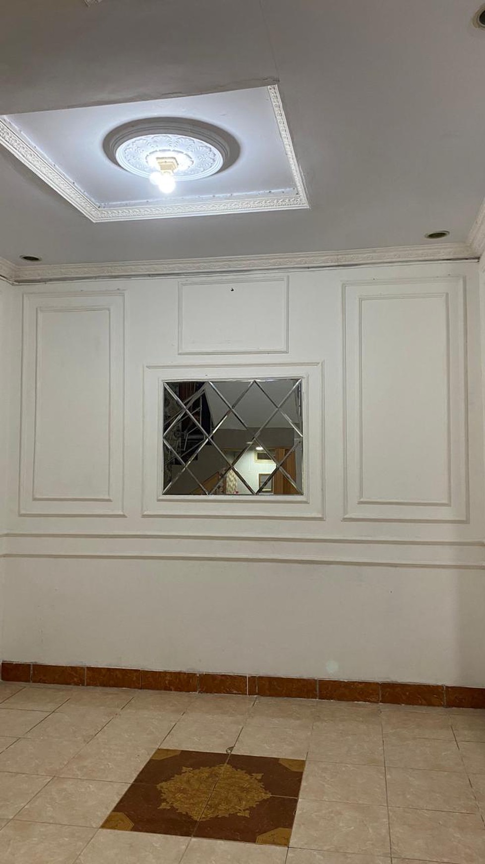 Dijual rumah di jalan anggrek