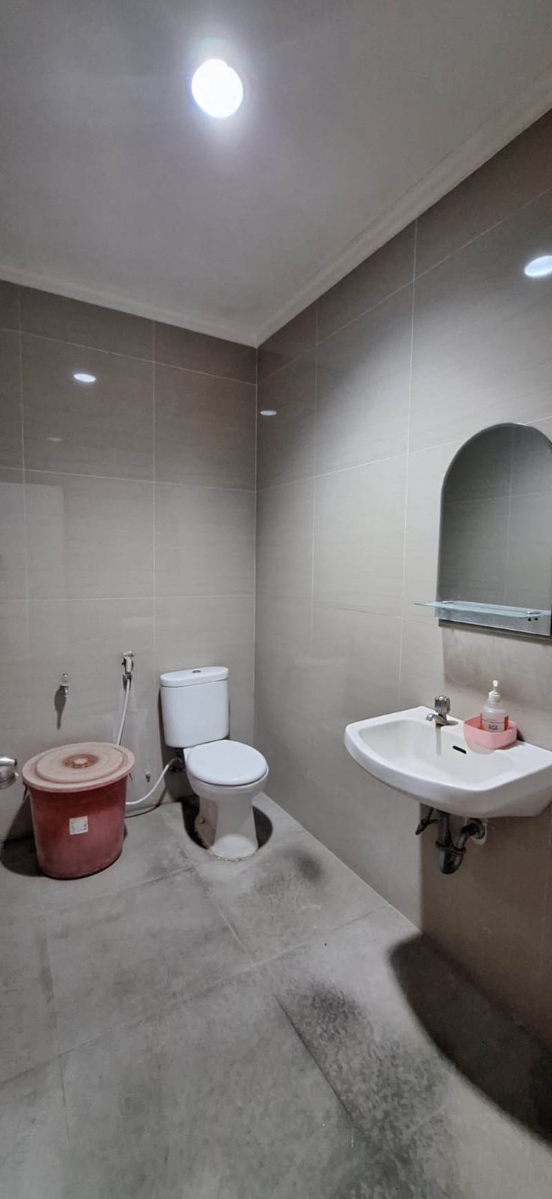 Dijual ruko gandeng 5 di tomang