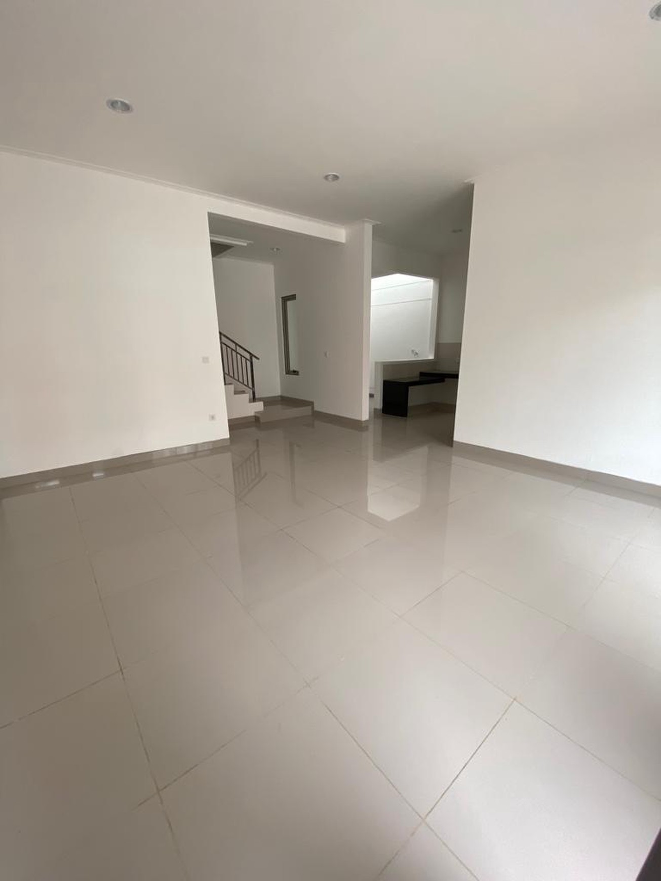 Disewakan rumah di cluster magenta pik2