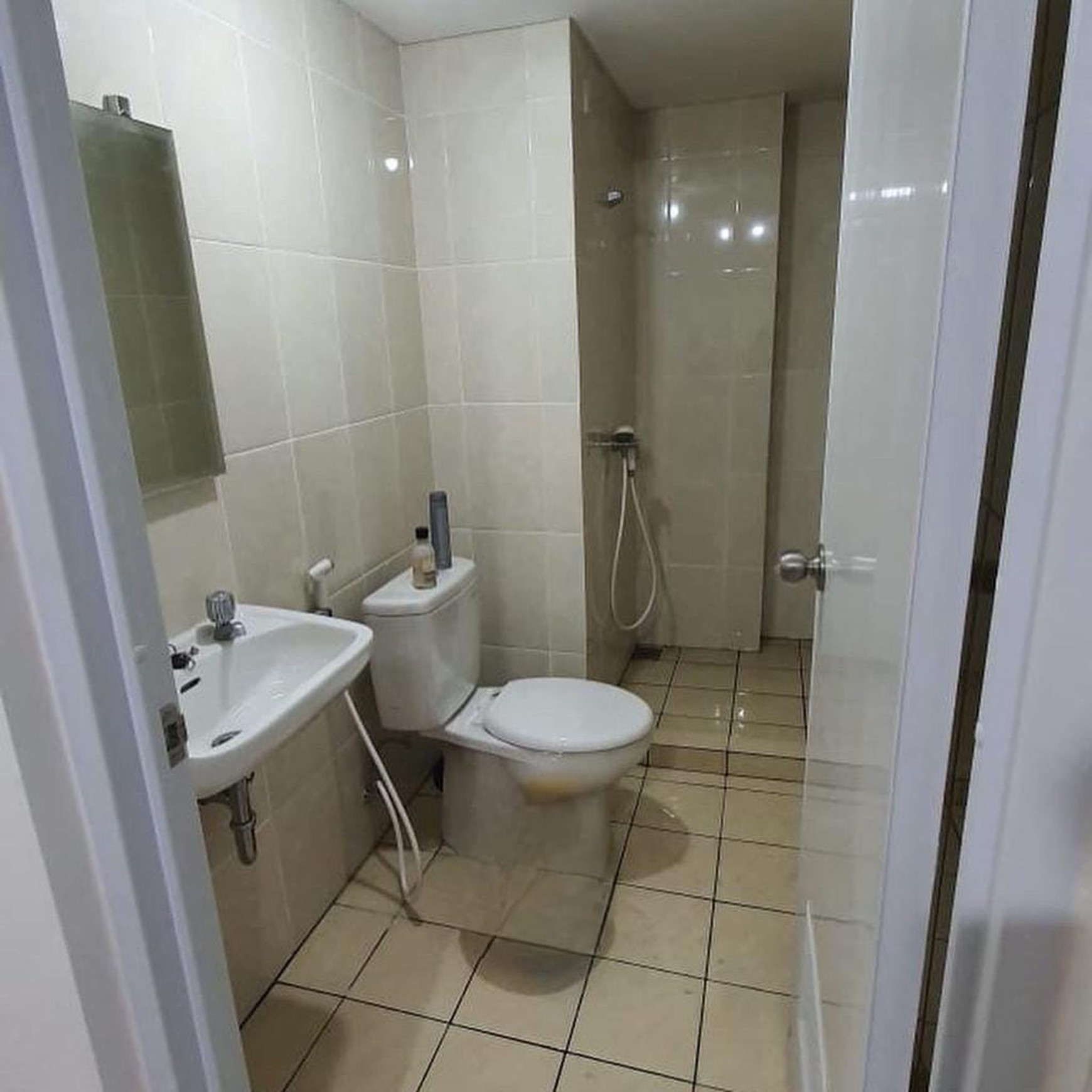 Dijual apartment M-town residence