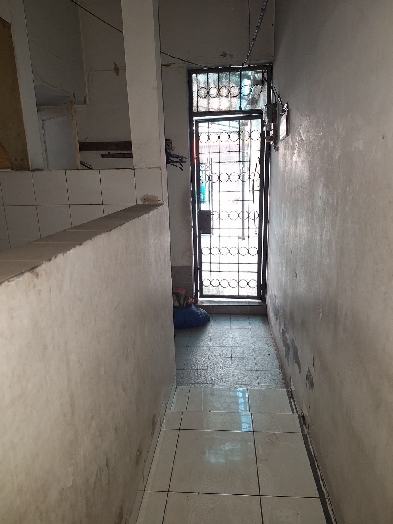 Disewakan rumah di anggrek neli murni kemanggisan