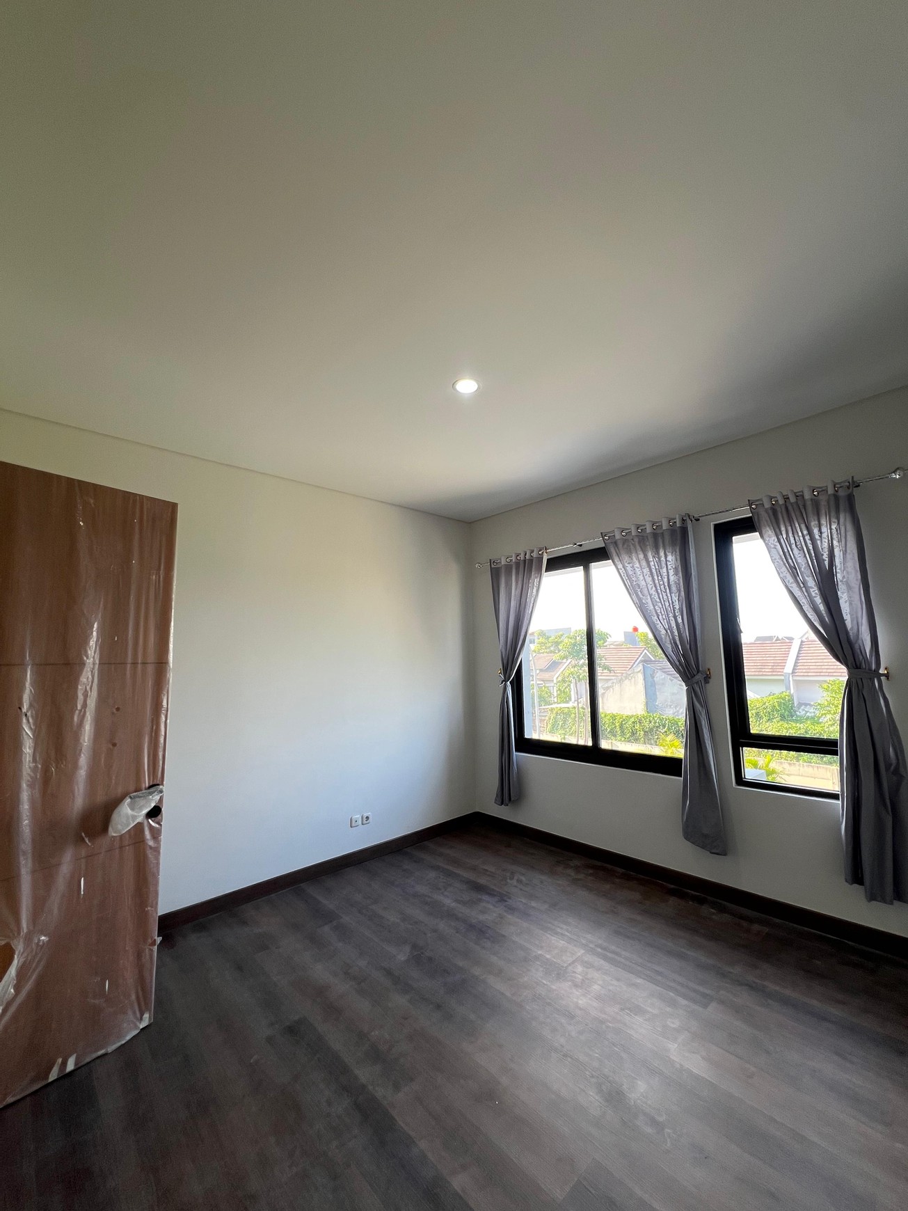 JUAL CEPAT RUMAH SIAP HUNI CLUSTER BALI RESORT TANGERANG SEPATAN